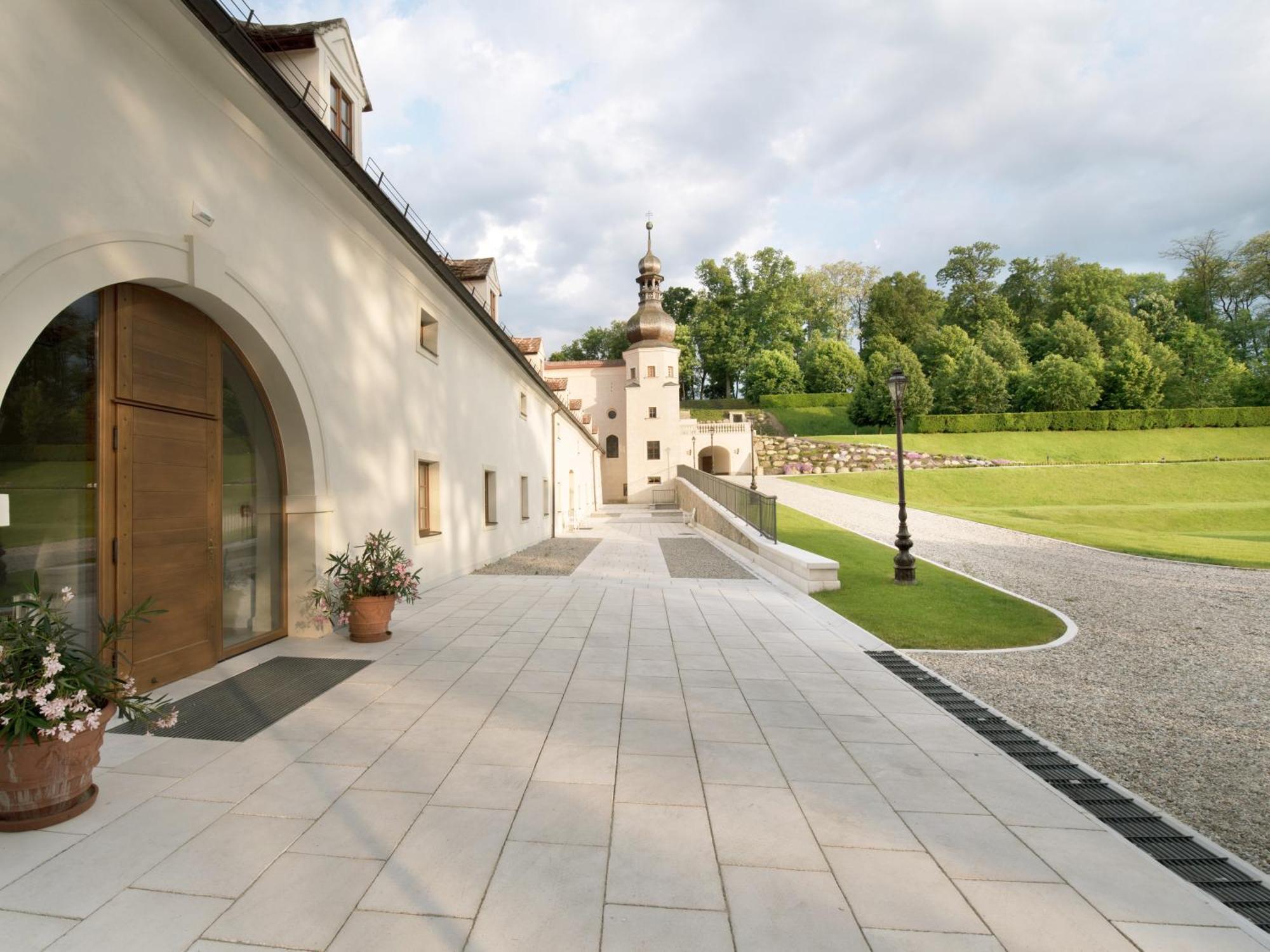 Schloss Thalheim Sankt Poelten Exterior foto